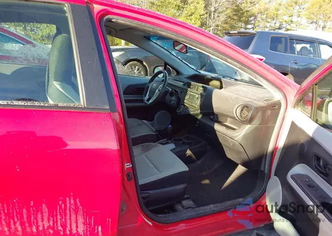 2013 Toyota Prius C One from USA, damaged, VIN JTDKDTB35D1543060